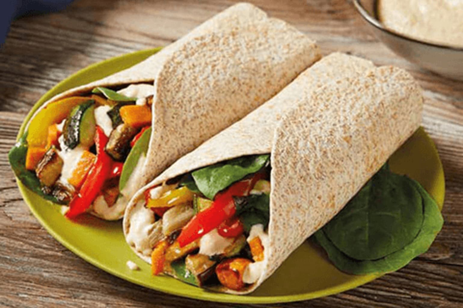 Wraps aux légumes grillés et au houmous